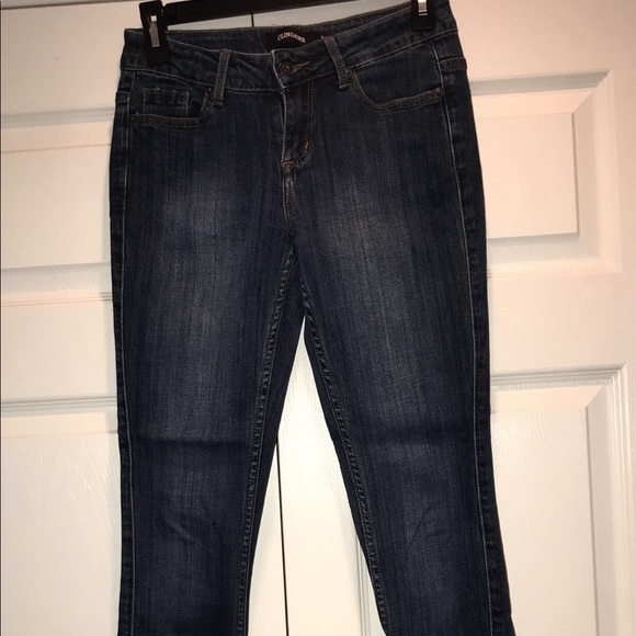 Dark Wash Distressed Ankle Skinny jean - Picture 1 of 3